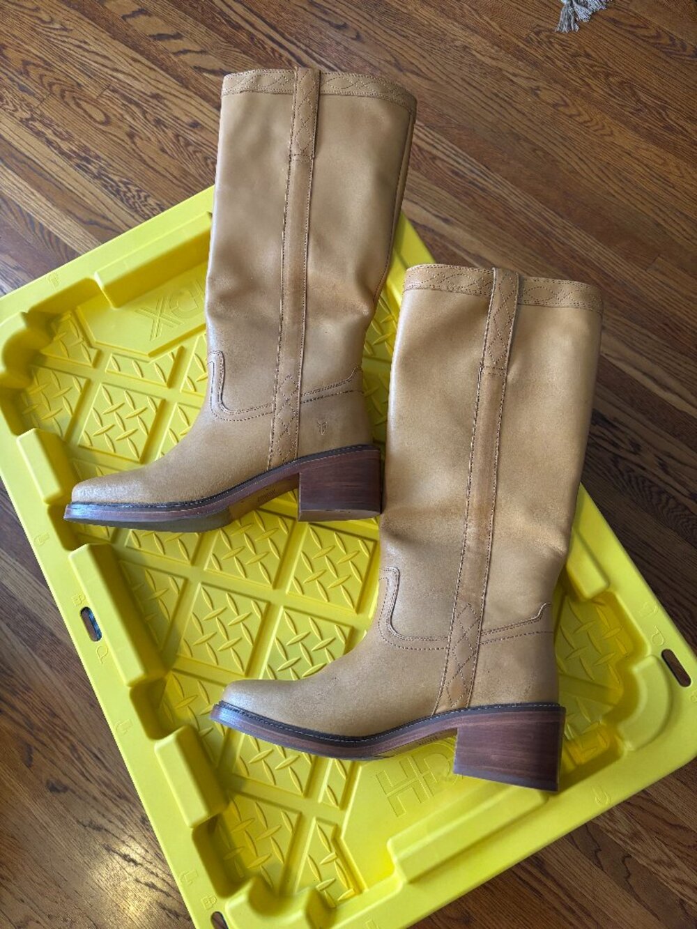 *FOR SALE* FRYE Women's "KATE" Pull-on Leather Boot Size 11